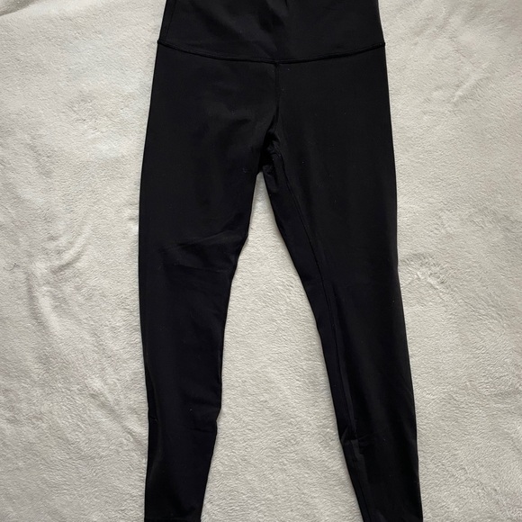 Lululemon Wunder Under Leggings - Picture 2 of 5